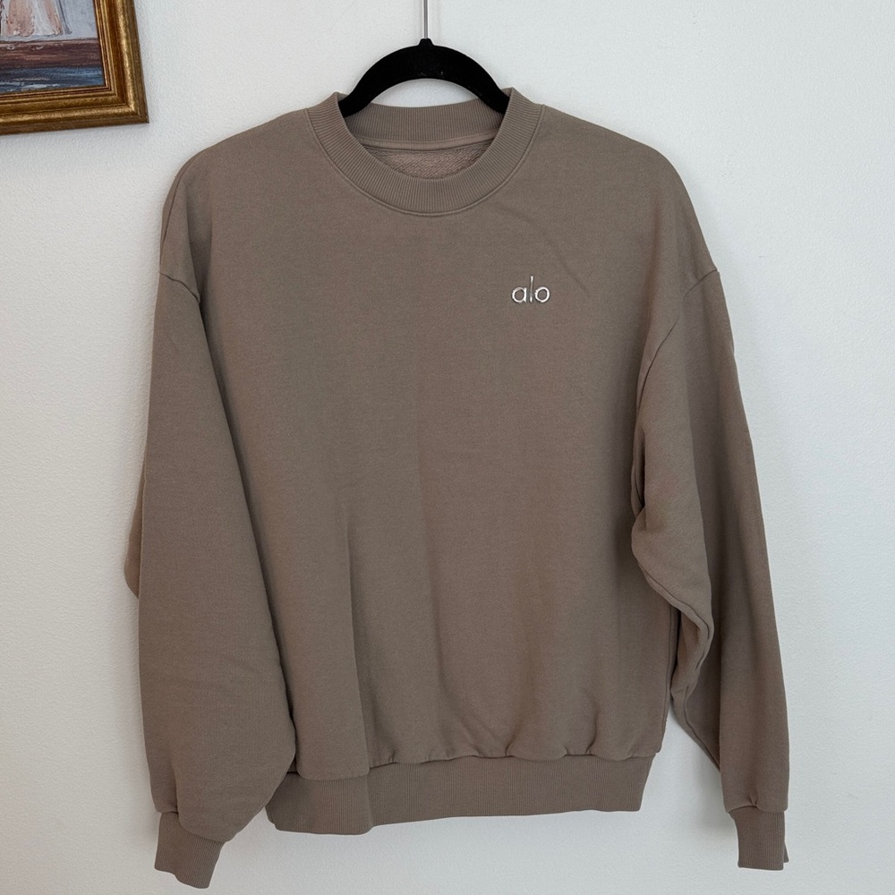 ALO Yoga women’s Beige Crewneck Sweater